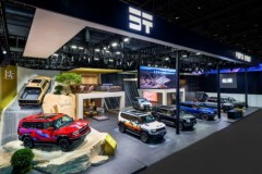 北京车展纵横G700全家族登场，原厂改装一步到位