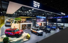 北京车展纵横G700全家族登场，原厂改装一步到位